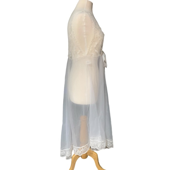 Vintage Deena petite lacy sheer nightie - Picture 3 of 7